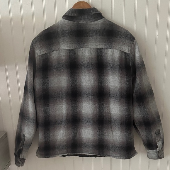 Like New! Aeropostale Black and Gray Plaid Shirt Jacket sz Small - Picture 13 of 14